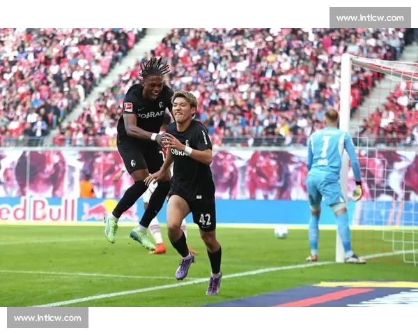 足坛喜事！堂安律大婚 日本国脚齐聚 美妆博主娇妻亮相